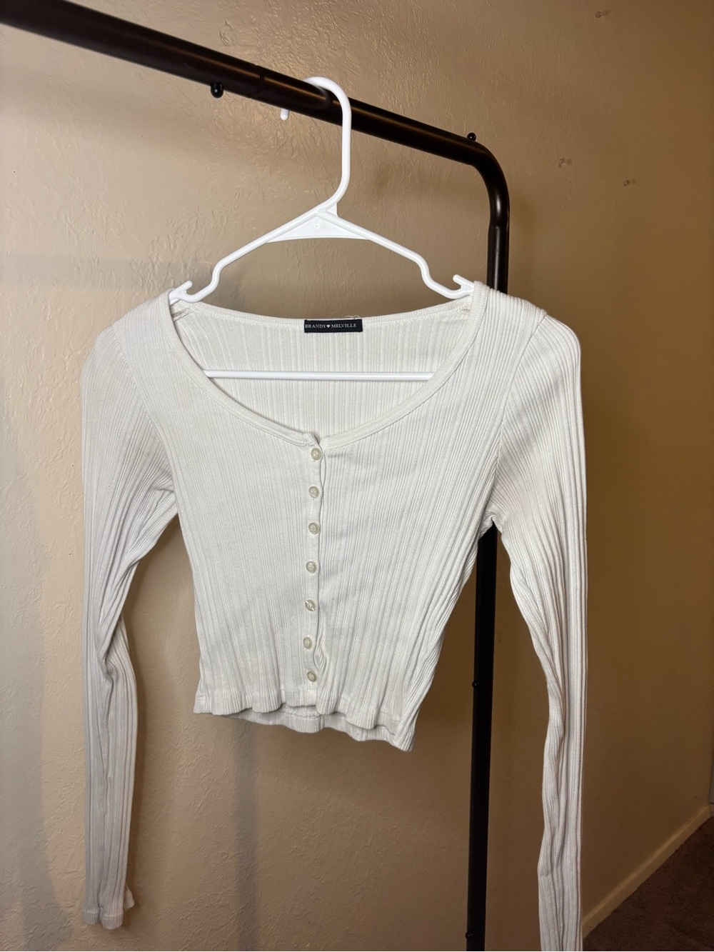 Brandy Melville Off-White Ribbed Button-Front Long Sleeve Crop Top